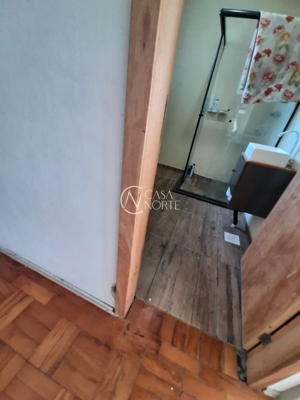 Apartamento à venda com 2 quartos, 75m², Rua Duque de Caxias no bairro Centro Histórico em Porto Alegre