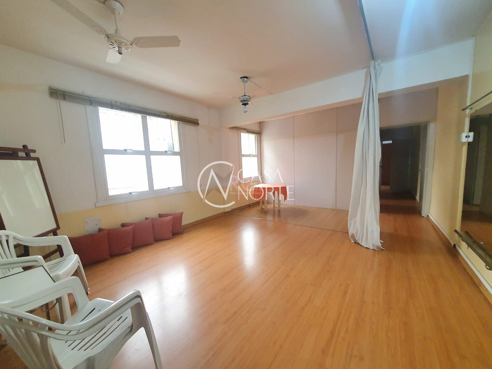 Sala Comercial à venda , 90m², Rua Doutor Flores no bairro Centro Histórico em Porto Alegre