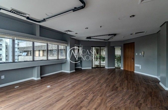 Sala Comercial à venda com 1 quarto, 48m², Rua Padre Chagas no bairro Moinhos de Vento em Porto Alegre