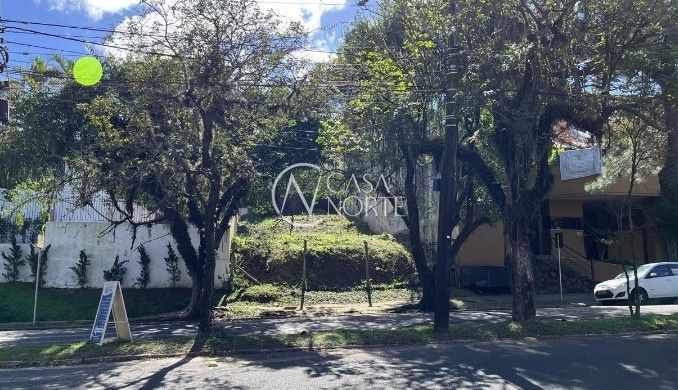 Terreno à venda  com 300m², Avenida Engenheiro Alfredo Correa Daudt no bairro Boa Vista em Porto Alegre