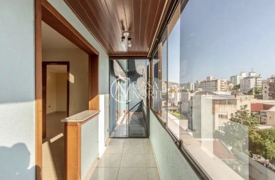 Cobertura à venda com 2 quartos, 122m², 2 suítes, 1 vaga, Rua Vicente da Fontoura no bairro Santana em Porto Alegre