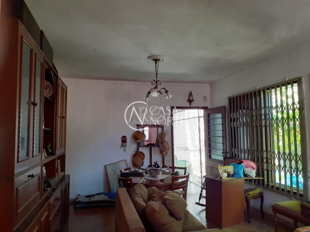 Casa à venda com 3 quartos, 120m², 1 vaga, Rua Dona Amelia no bairro Santa Tereza em Porto Alegre