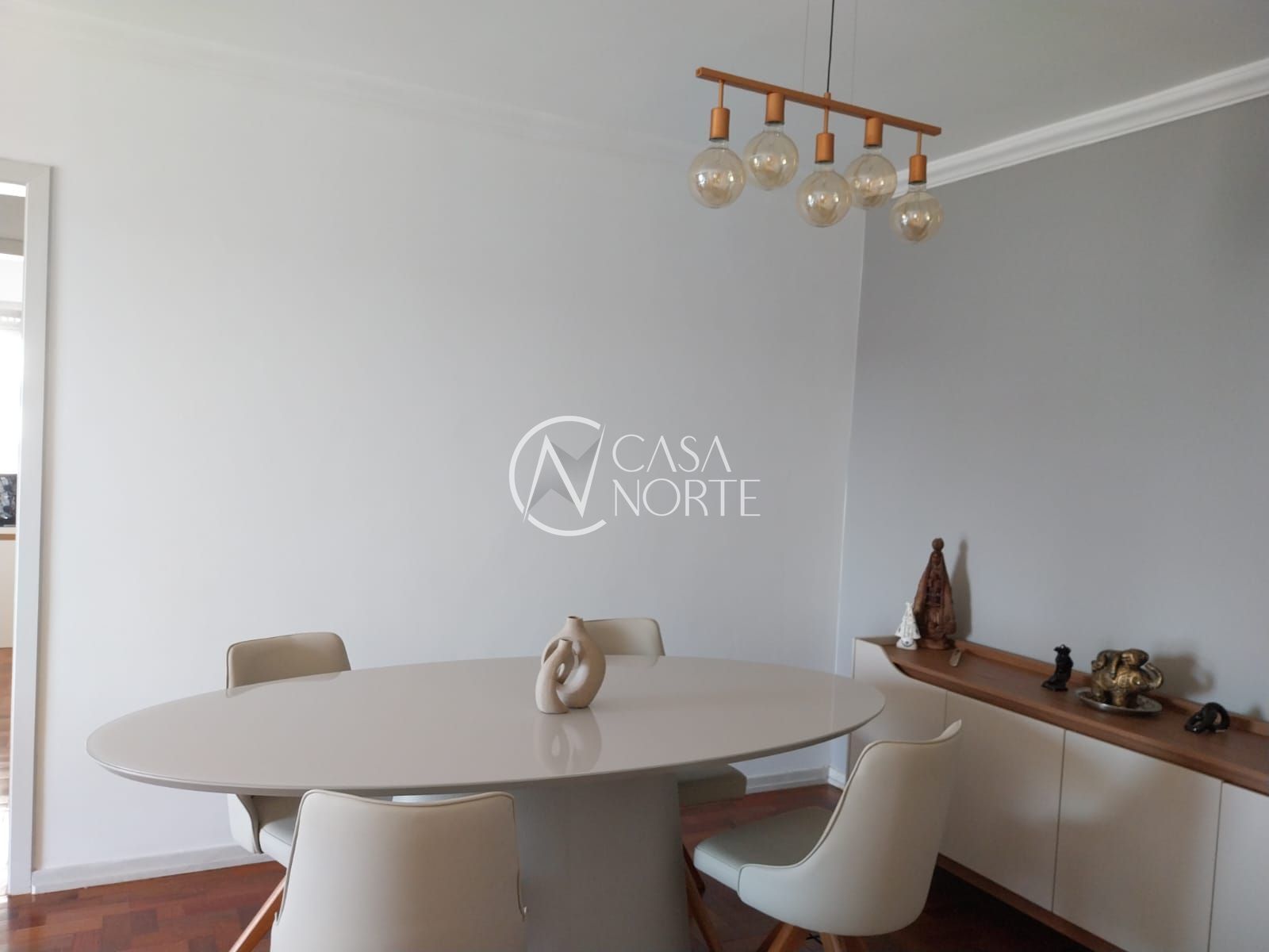 Apartamento à venda com 2 quartos, 71m², 1 vaga, Rua Gomes Jardim no bairro Santana em Porto Alegre