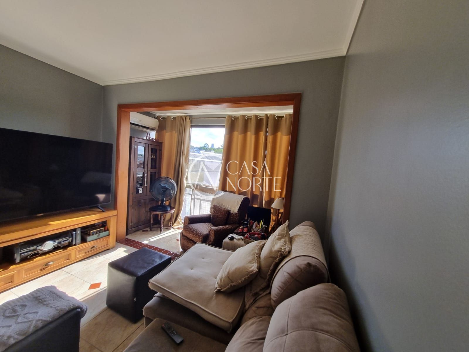 Cobertura à venda com 1 quarto, 94m², 1 vaga, Rua Teixeira de Freitas no bairro Santo Antônio em Porto Alegre