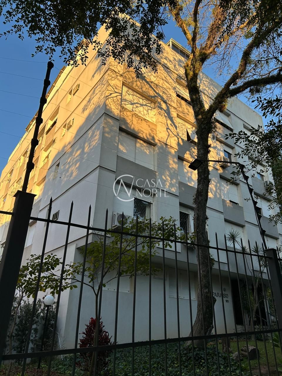 Cobertura à venda com 3 quartos, 253m², 1 suíte, 1 vaga, Rua Carazinho no bairro Petrópolis em Porto Alegre