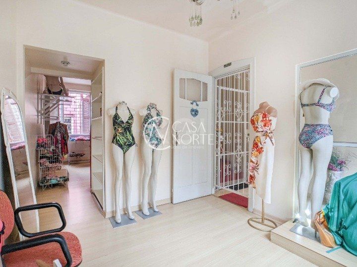 Casa à venda com 2 quartos, 202m², 1 suíte, Rua Santana no bairro Farroupilha em Porto Alegre
