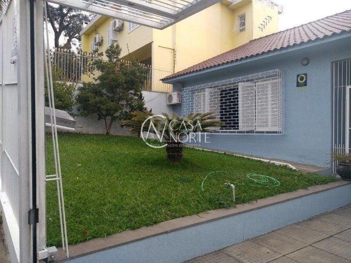 Casa à venda com 3 quartos, 249m², 1 suíte, 3 vagas, Rua Professor Clemente Pinto no bairro Medianeira em Porto Alegre
