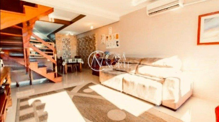 Casa à venda com 3 quartos, 120m², 3 suítes, 1 vaga, Rua Waldemar da Silva Tavares no bairro Guarujá em Porto Alegre