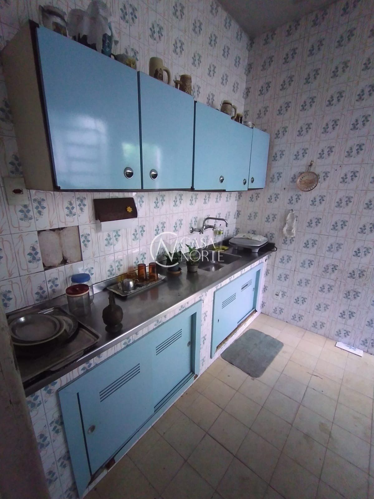 Casa à venda com 3 quartos, 85m², 1 vaga, Rua Mariz e Barros no bairro Petrópolis em Porto Alegre