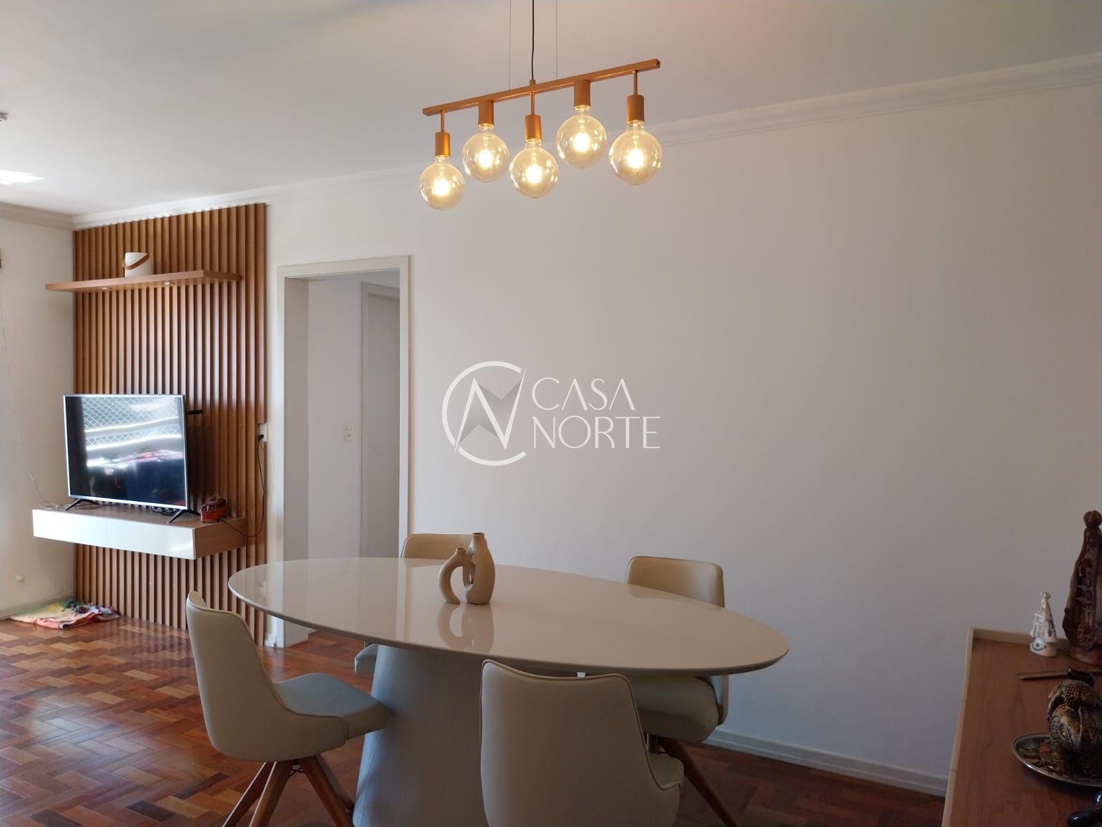 Apartamento à venda com 2 quartos, 71m², 1 vaga, Rua Gomes Jardim no bairro Santana em Porto Alegre