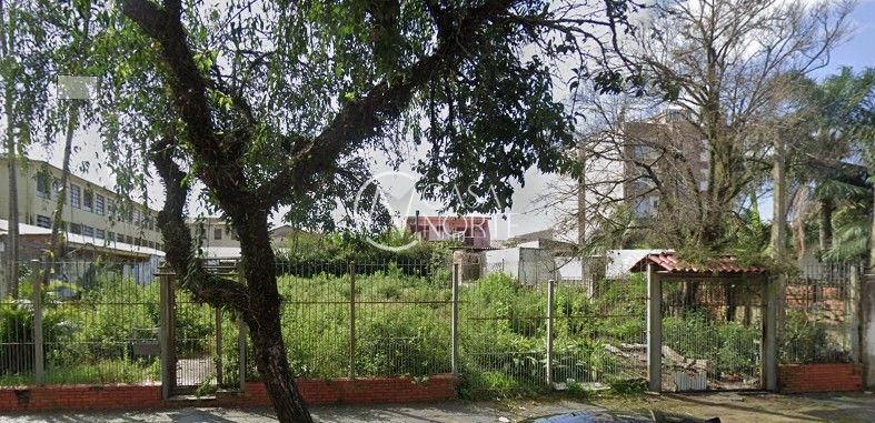 Terreno à venda  com 630m², Rua Nunes no bairro Medianeira em Porto Alegre