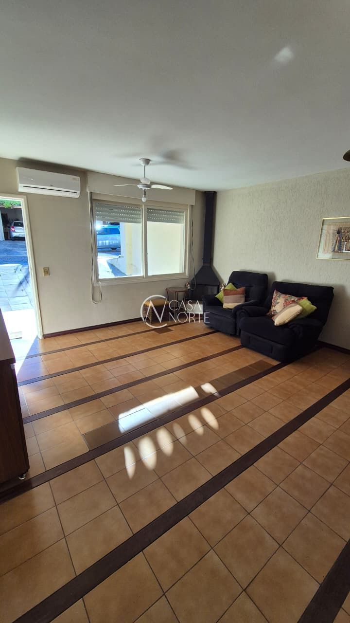 Casa de Condomínio à venda com 3 quartos, 120m², 1 suíte, 3 vagas, Rua Martim Afonso no bairro Santo Antônio em Porto Alegre