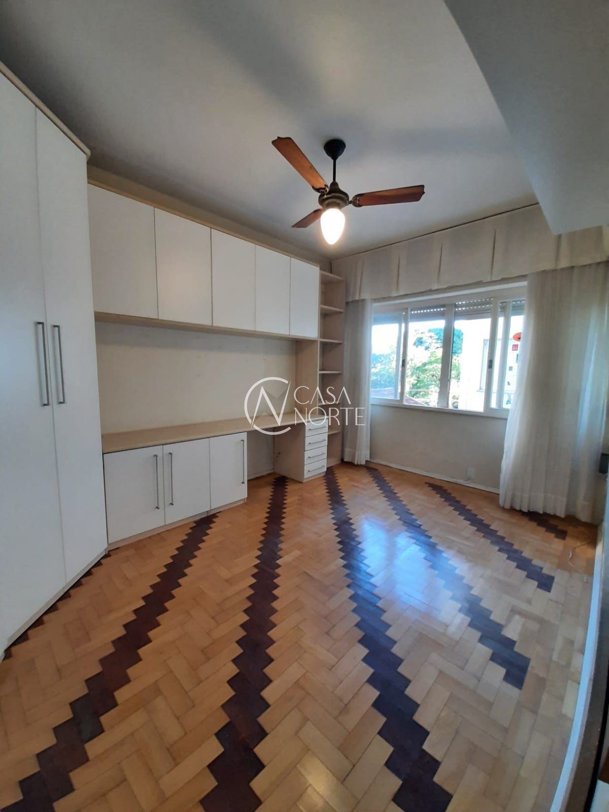Apartamento à venda com 2 quartos, 86m², Avenida Jerônimo de Ornelas no bairro Santana em Porto Alegre