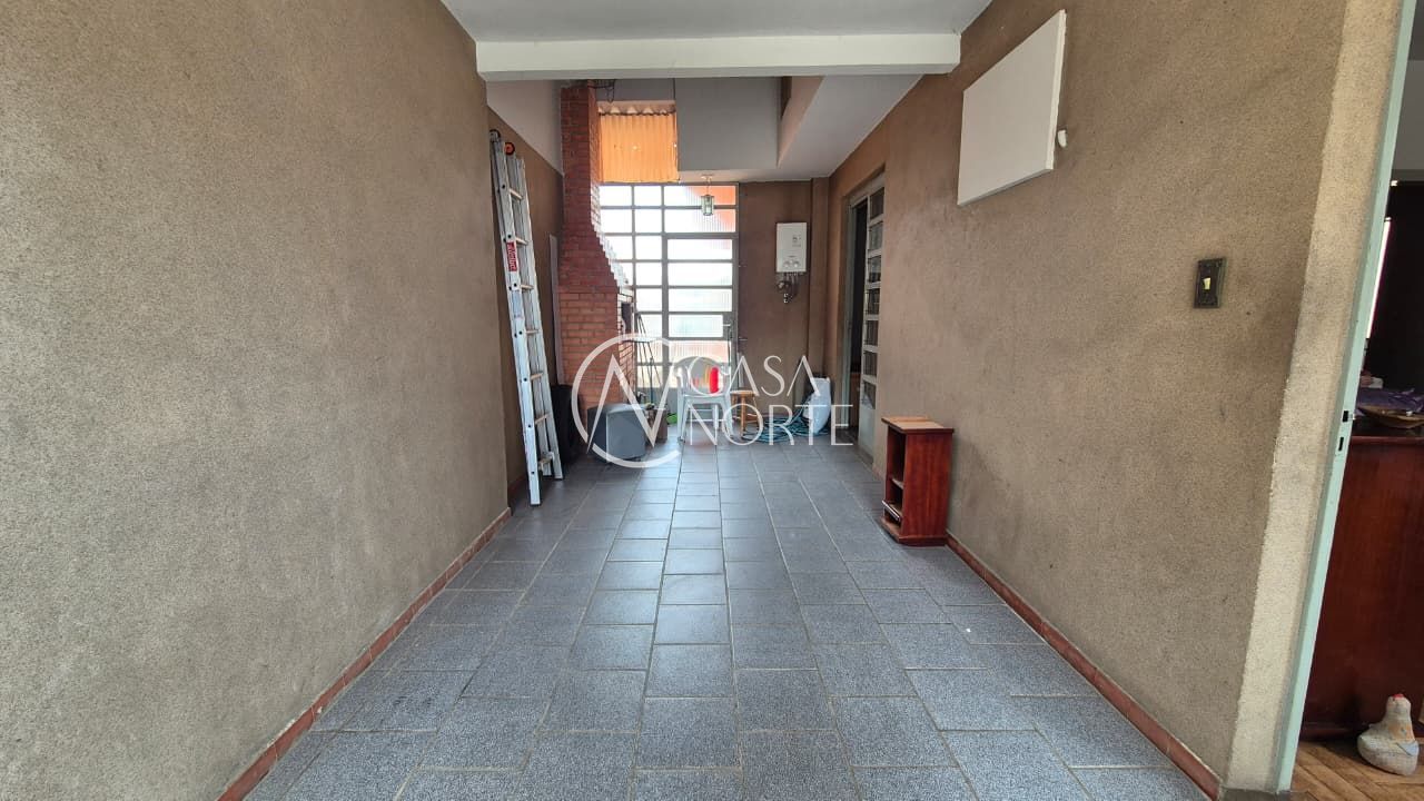 Casa à venda com 3 quartos, 200m², 1 vaga, Rua Cidade de Uberlândia no bairro Jardim Europa em Porto Alegre