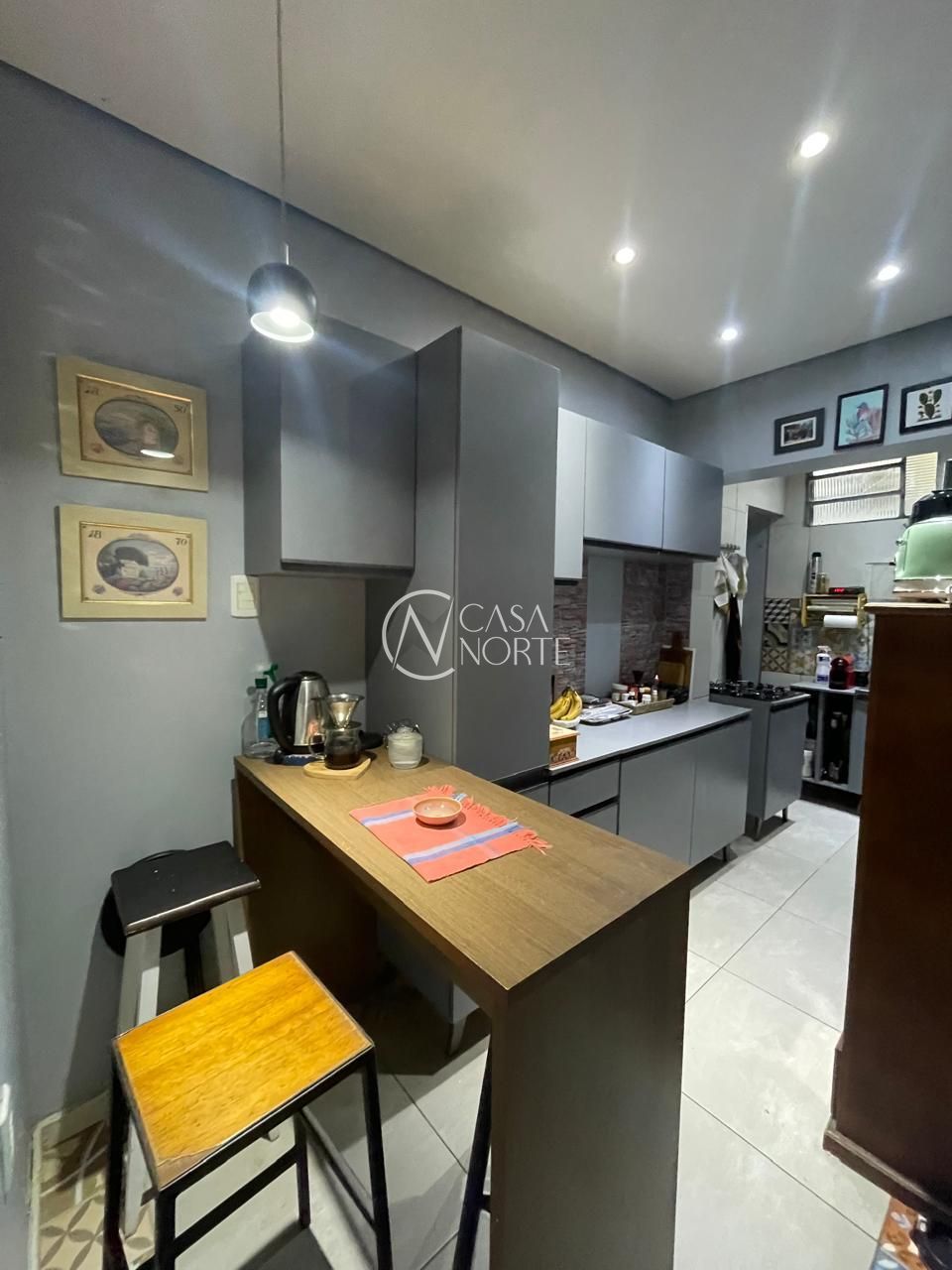 Apartamento à venda com 2 quartos, 60m², Rua Barbedo no bairro Menino Deus em Porto Alegre