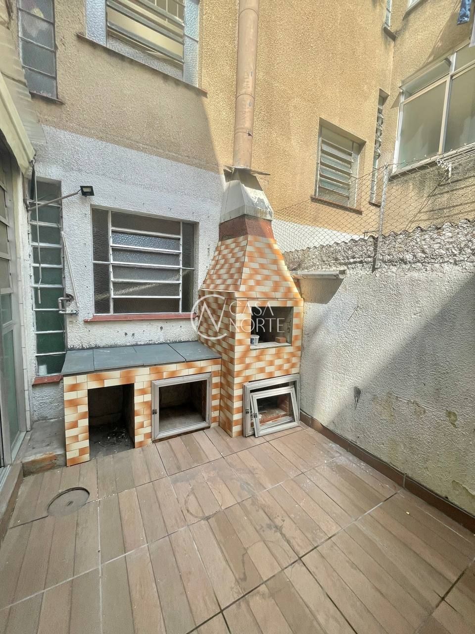 Apartamento à venda com 2 quartos, 74m², 1 suíte, Avenida Getúlio Vargas no bairro Menino Deus em Porto Alegre