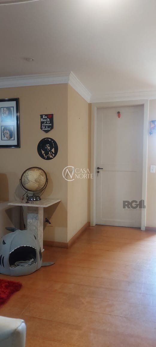 Cobertura à venda com 2 quartos, 180m², 1 suíte, 2 vagas, Rua Vicente da Fontoura no bairro Santana em Porto Alegre