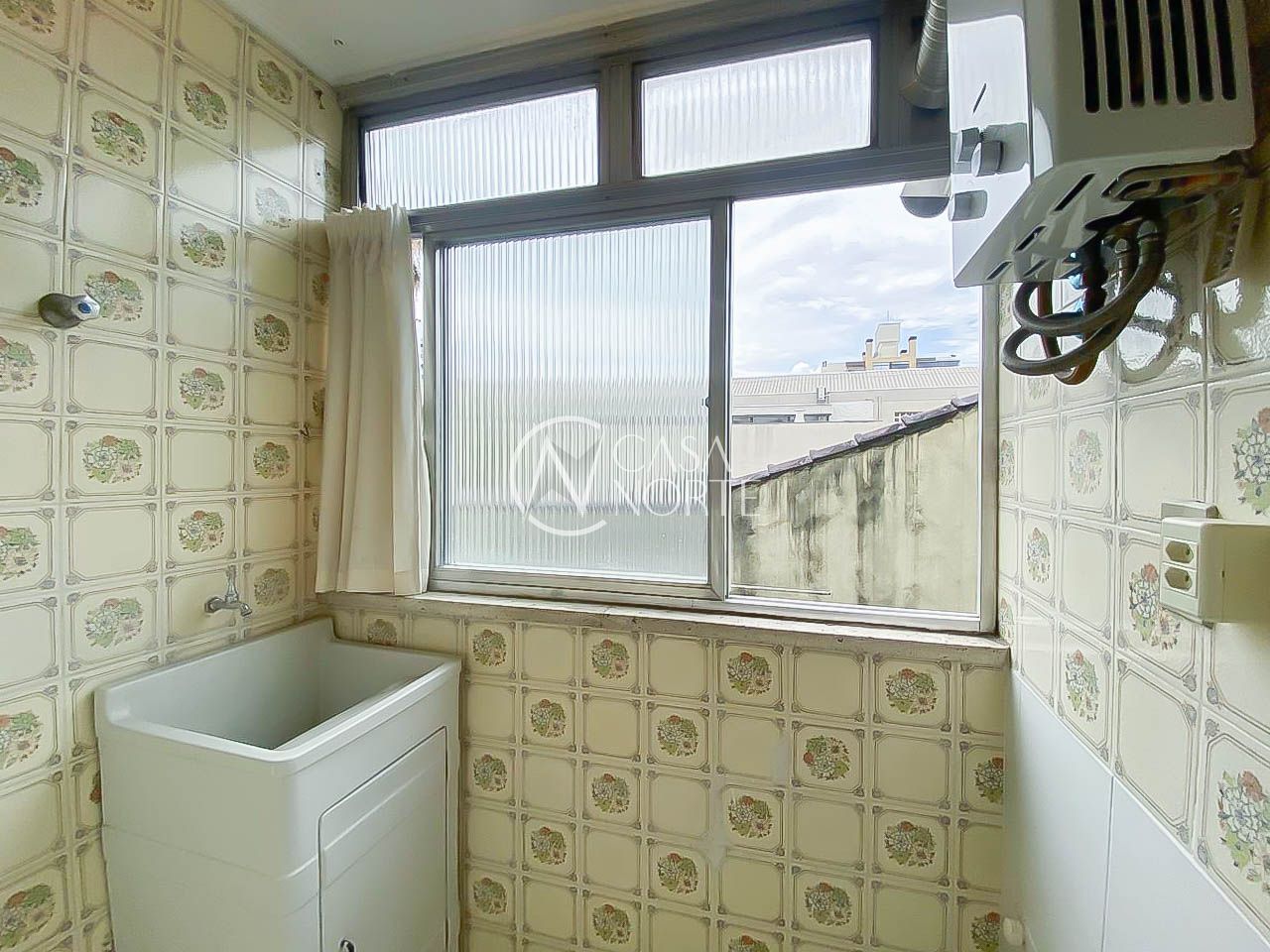 Apartamento à venda com 1 quarto, 53m², 1 suíte, 1 vaga, Rua Dezessete de Junho no bairro Menino Deus em Porto Alegre