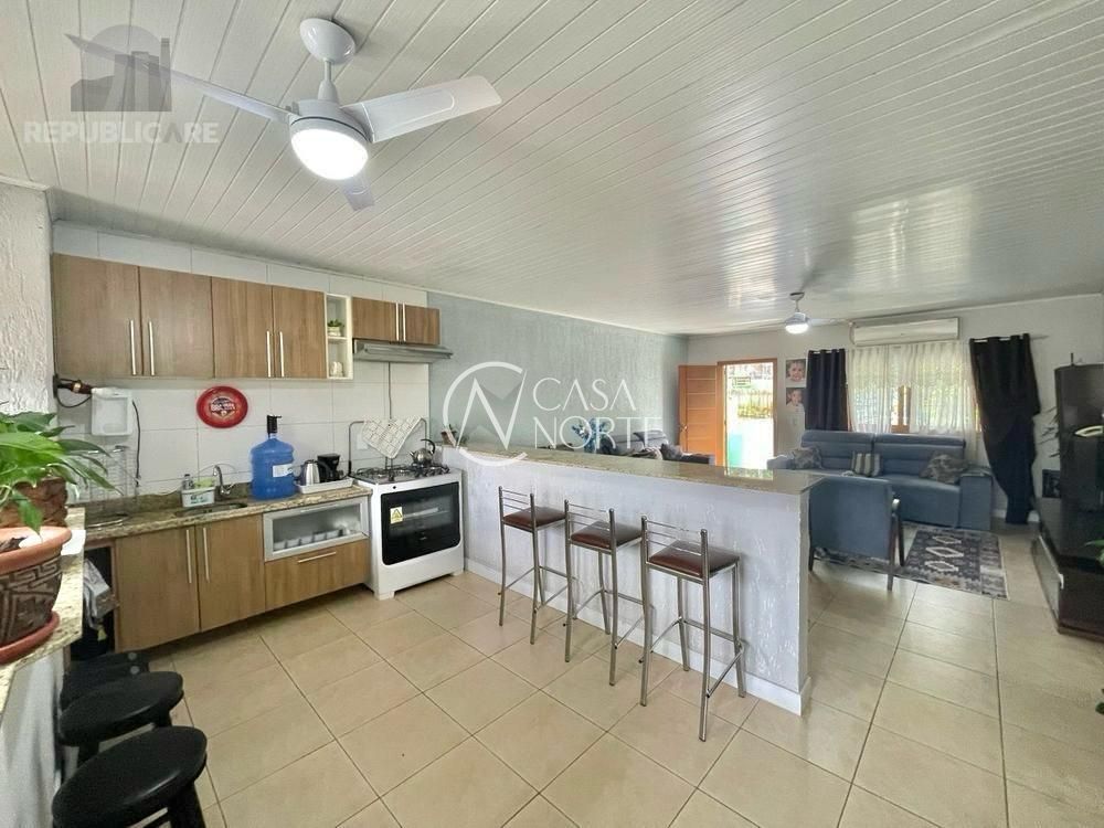 Casa à venda com 2 quartos, 139m², 4 vagas, Rua Doze de Outubro no bairro Partenon em Porto Alegre