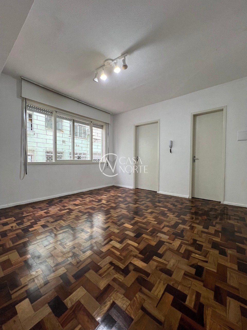 Apartamento à venda com 1 quarto, 26m², 1 vaga, Rua Professor Pontes de Miranda no bairro Jardim Leopoldina em Porto Alegre