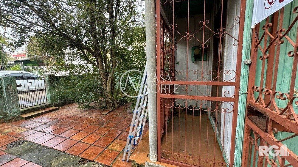 Terreno à venda  com 301m², Travessa Serafim Terra no bairro Jardim Botânico em Porto Alegre