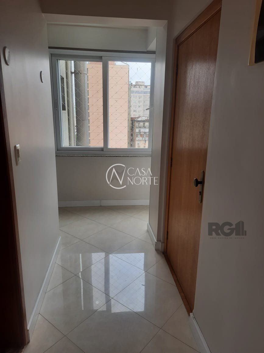 Apartamento à venda com 3 quartos, 126m², 1 suíte, 1 vaga, Rua Duque de Caxias no bairro Centro Histórico em Porto Alegre