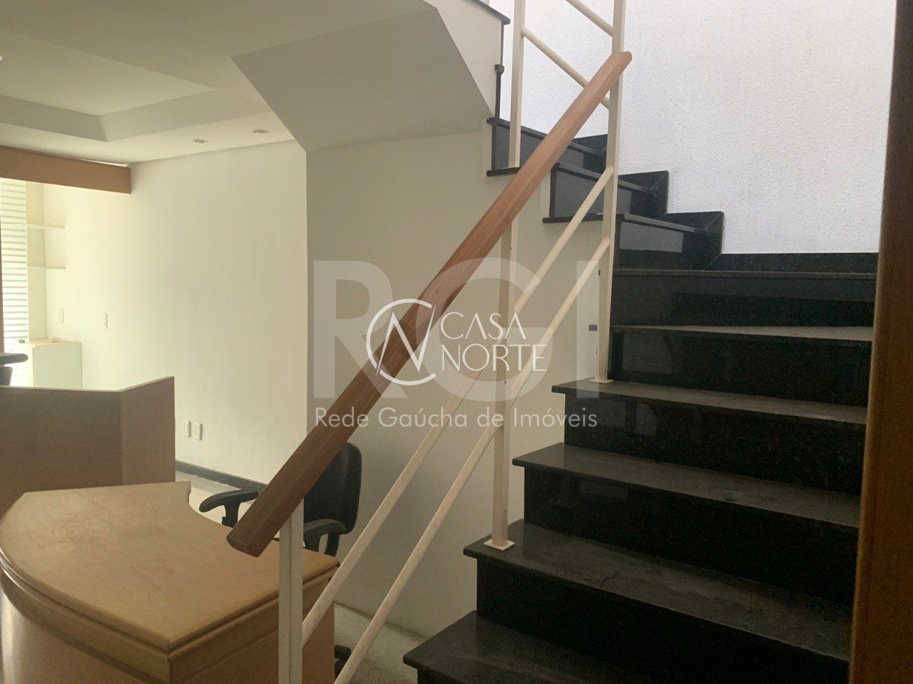 Sala Comercial à venda , 95m², Rua Felix da Cunha no bairro Floresta em Porto Alegre