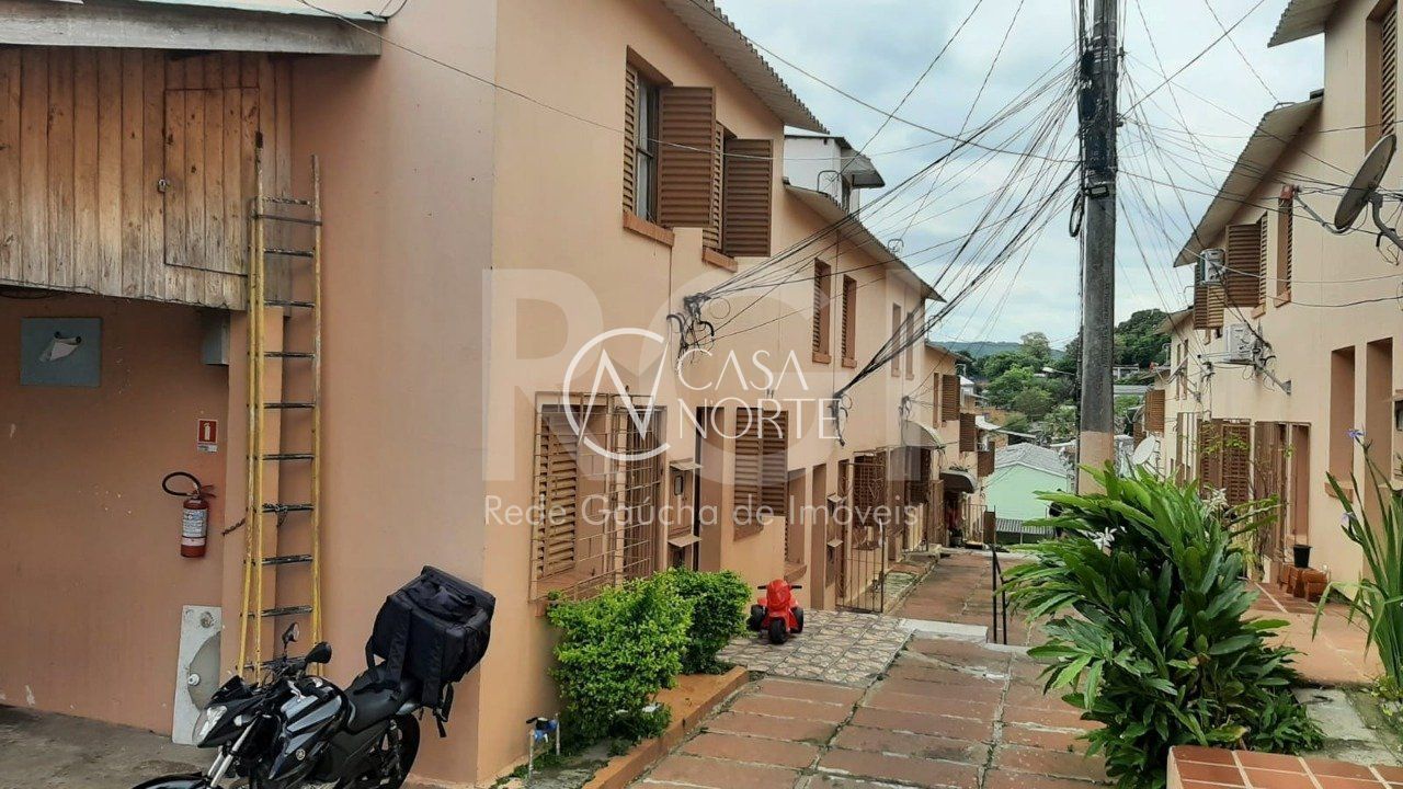 Casa de Condomínio à venda com 1 quarto, 42m², 1 vaga, Rua Santa Maria no bairro Vila São José em Porto Alegre