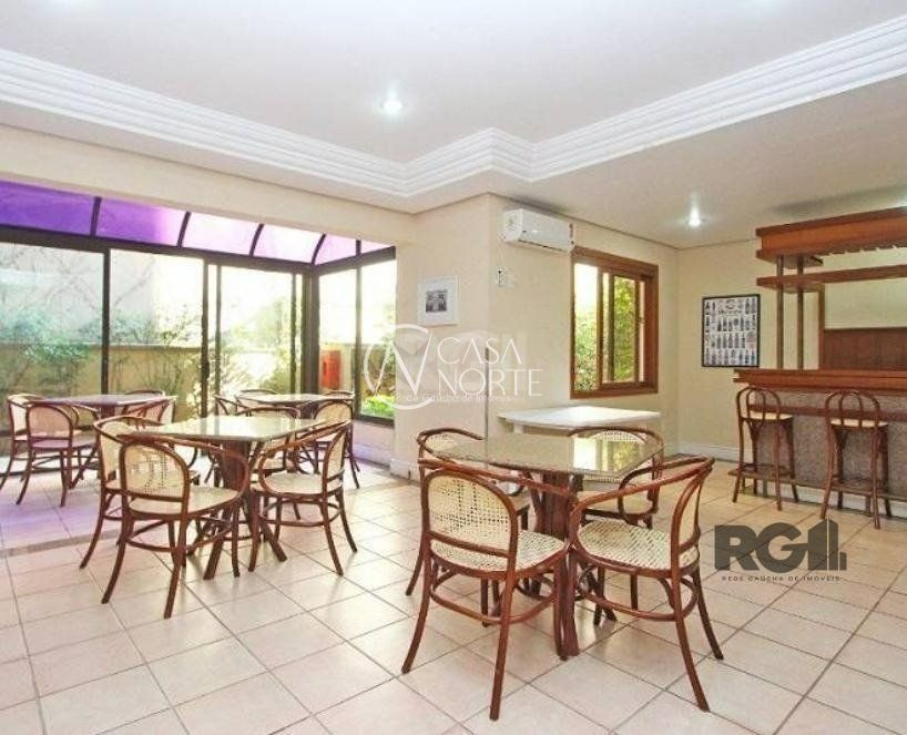 Apartamento à venda com 2 quartos, 82m², 1 suíte, 1 vaga, Rua Costa no bairro Menino Deus em Porto Alegre