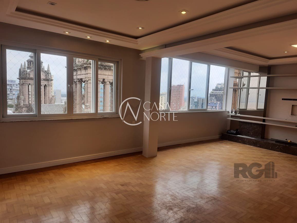Apartamento à venda com 3 quartos, 126m², 1 suíte, 1 vaga, Rua Duque de Caxias no bairro Centro Histórico em Porto Alegre