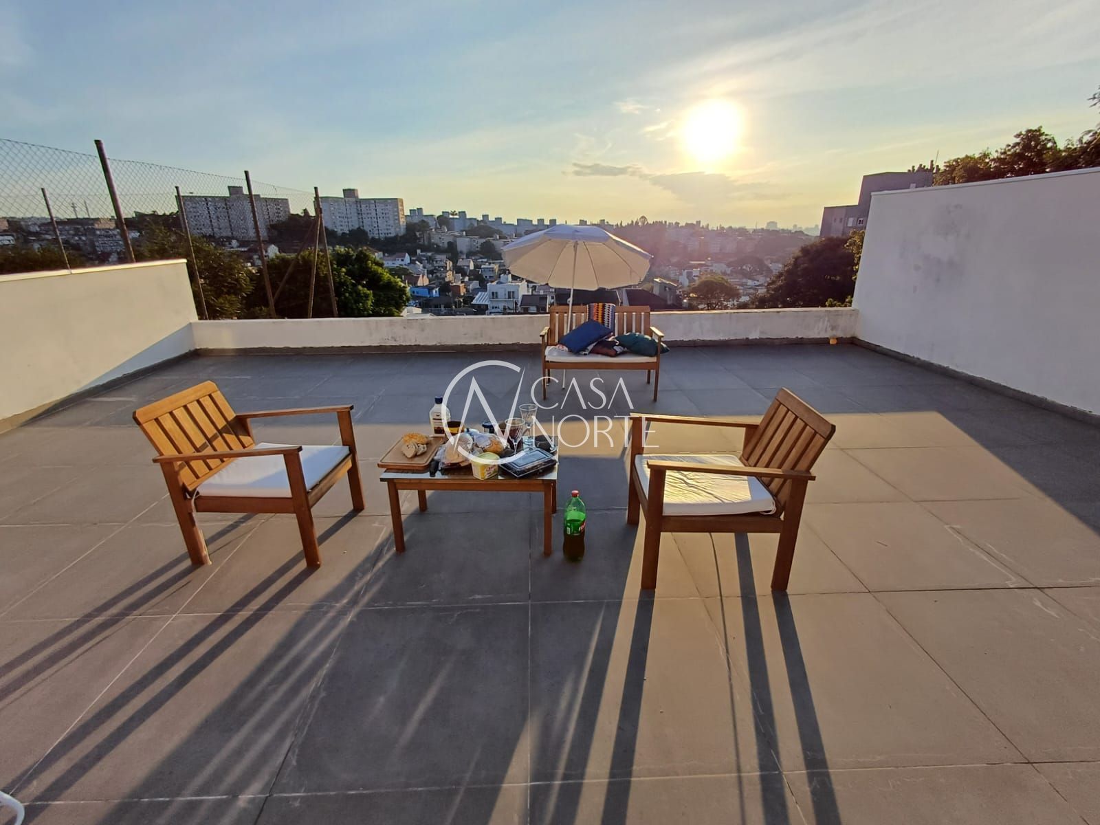 Casa à venda com 3 quartos, 225m², 1 suíte, 2 vagas, Rua Tomaz Edison no bairro Santo Antônio em Porto Alegre