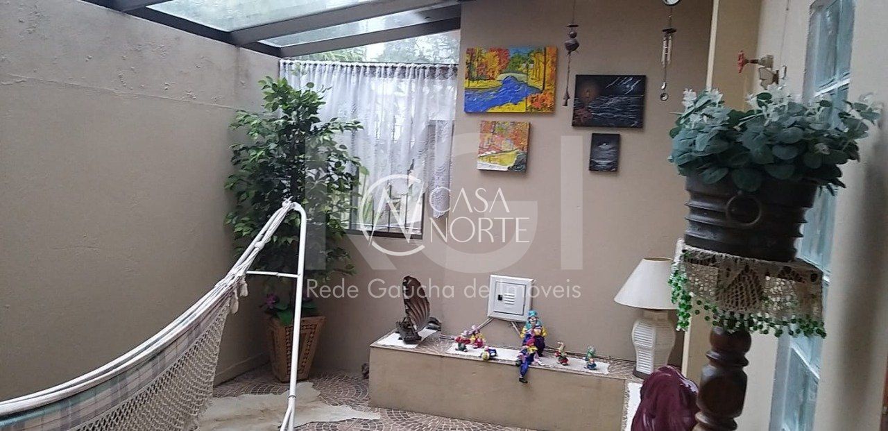 Casa à venda com 6 quartos, 750m², 3 suítes, 4 vagas, Rua Paissandu no bairro Partenon em Porto Alegre