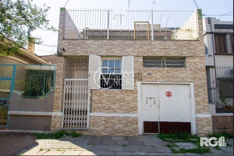 Casa à venda com 3 quartos, 227m², 1 vaga, Rua Olavo Bilac no bairro Azenha em Porto Alegre