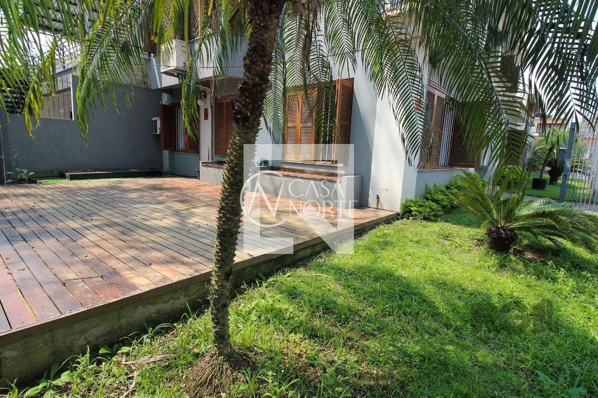 Casa à venda com 4 quartos, 200m², 3 suítes, 4 vagas, Rua Doutor Lossio no bairro Partenon em Porto Alegre