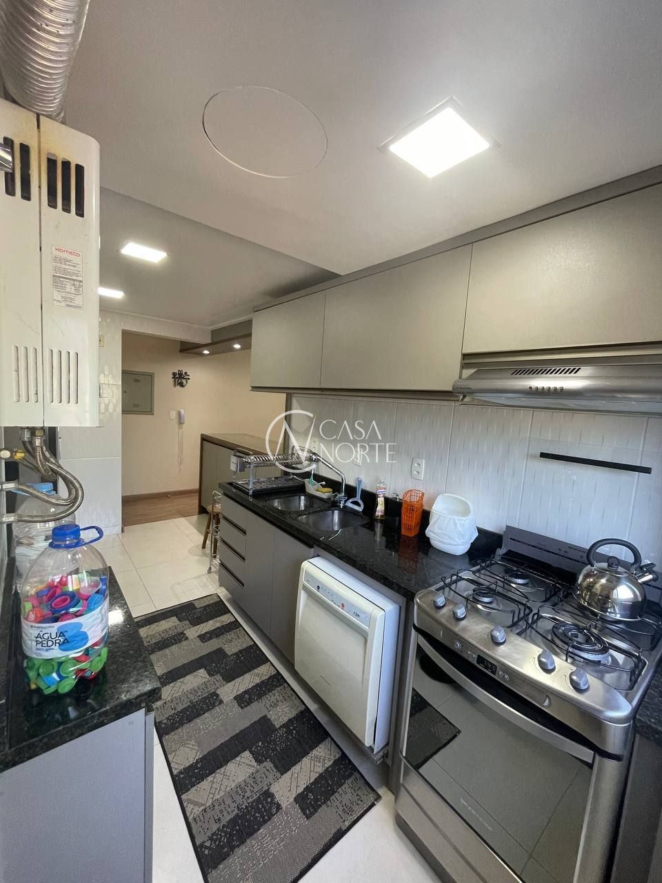 Apartamento à venda com 3 quartos, 84m², 1 suíte, 1 vaga, Rua Plácido de Castro no bairro Santana em Porto Alegre