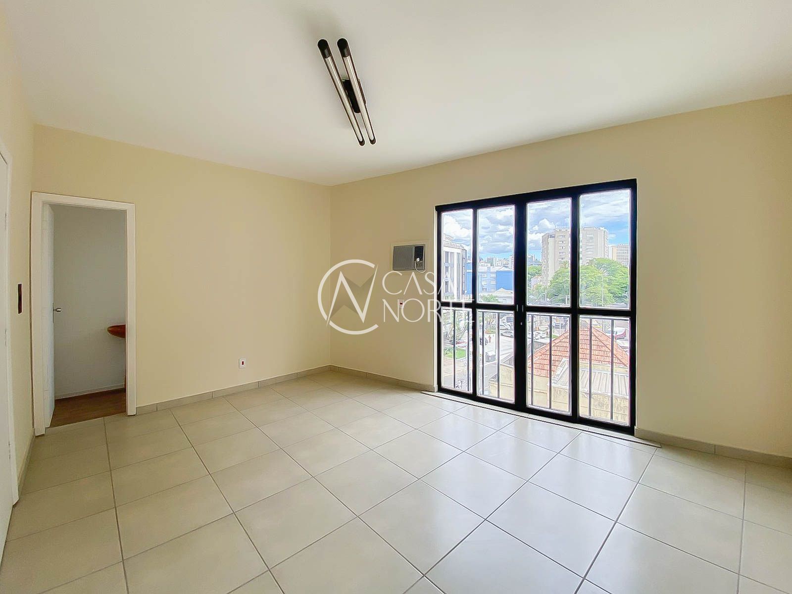 Sala Comercial à venda com 1 quarto, 22m², Avenida Benjamin Constant no bairro São João em Porto Alegre