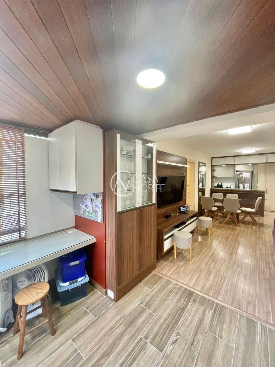 Apartamento à venda com 3 quartos, 84m², 1 suíte, 1 vaga, Rua Plácido de Castro no bairro Santana em Porto Alegre