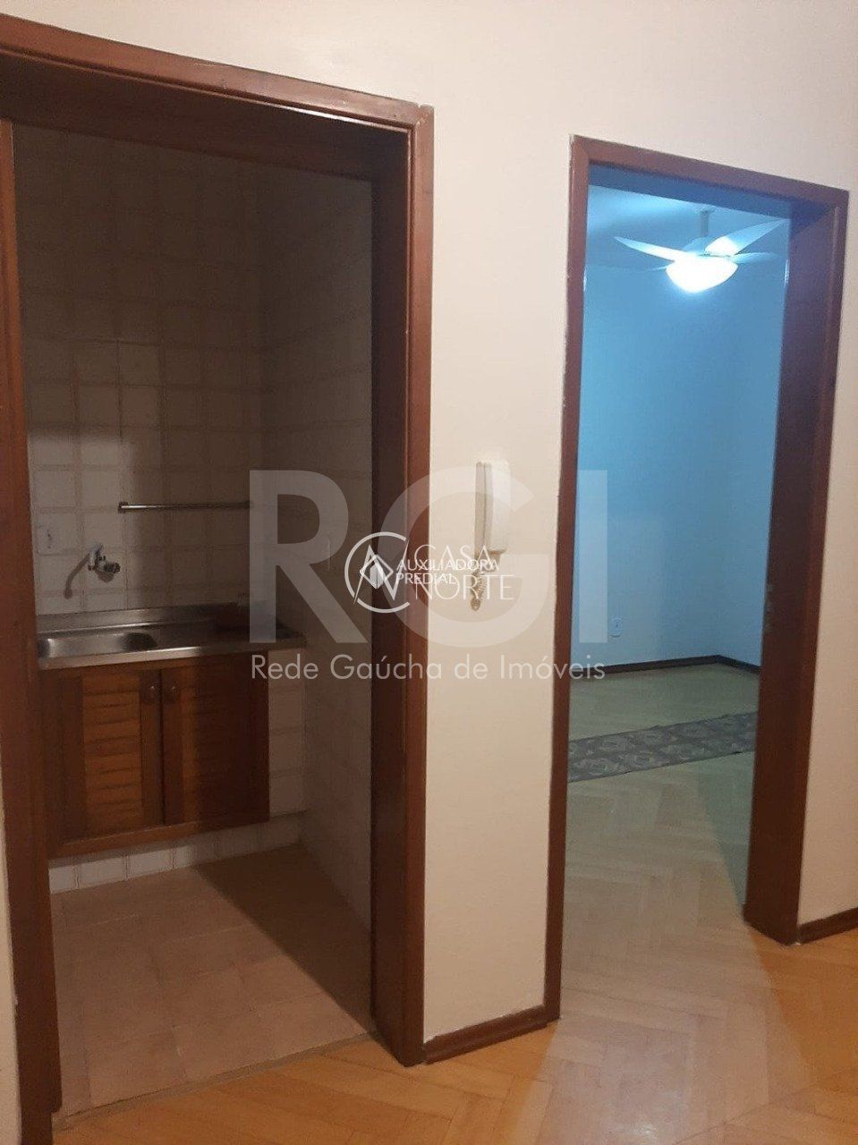 Apartamento à venda com 1 quarto, 39m², 2 vagas, Rua Baronesa do Gravataí no bairro Cidade Baixa em Porto Alegre