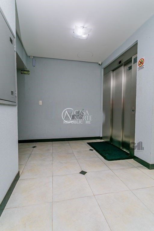 Sala Comercial à venda com 1 quarto, 42m², 1 vaga, Rua Itororó no bairro Menino Deus em Porto Alegre