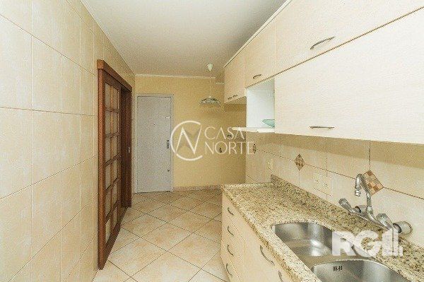 Apartamento à venda com 3 quartos, 104m², 1 suíte, 1 vaga, Avenida Iguassu no bairro Petrópolis em Porto Alegre
