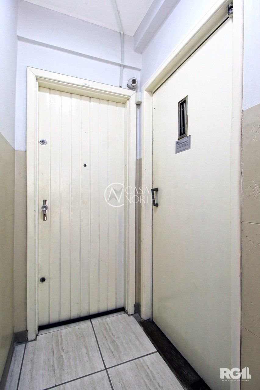 Sala Comercial à venda , 46m², Rua Doutor Flores no bairro Centro Histórico em Porto Alegre