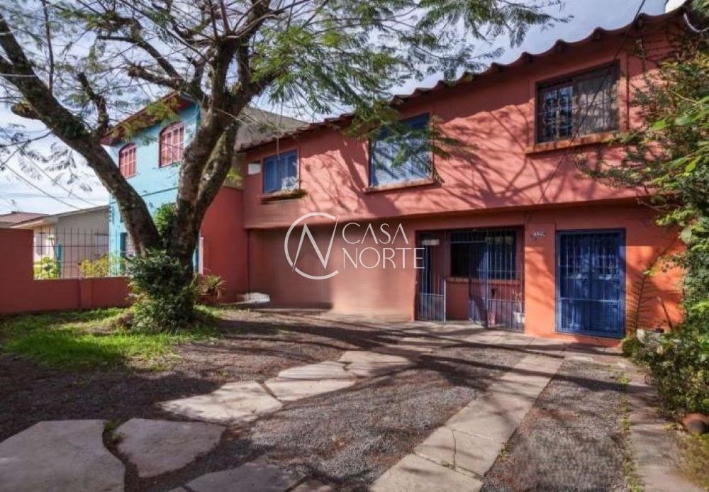 Casa à venda com 4 quartos, 312m², 2 suítes, 4 vagas, Rua Franklin no bairro Jardim Sabará em Porto Alegre