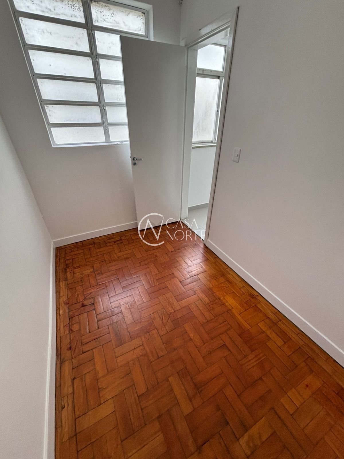 Apartamento à venda com 2 quartos, 74m², 1 vaga, Rua Marquês do Pombal no bairro Moinhos de Vento em Porto Alegre