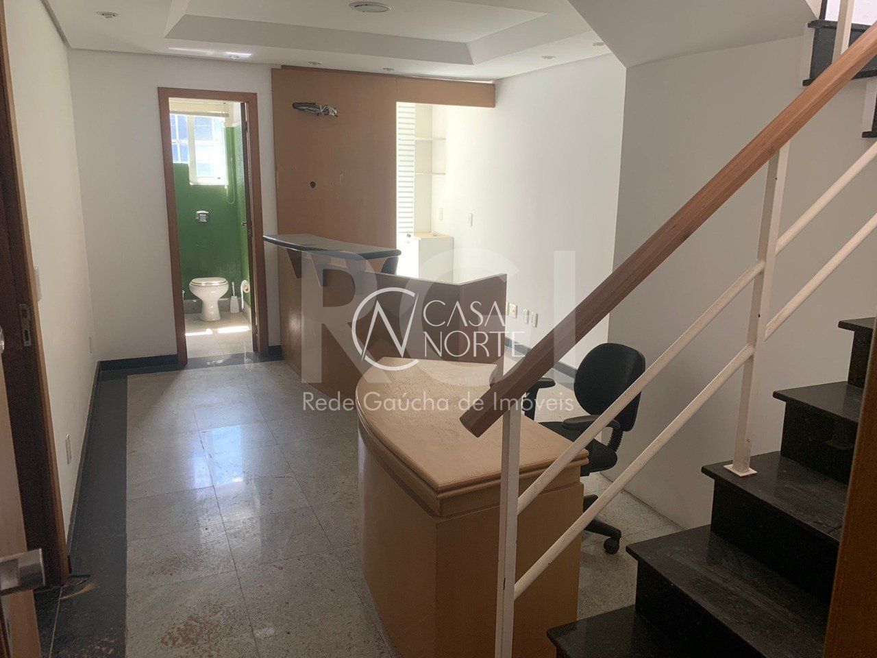 Sala Comercial à venda , 95m², Rua Felix da Cunha no bairro Floresta em Porto Alegre