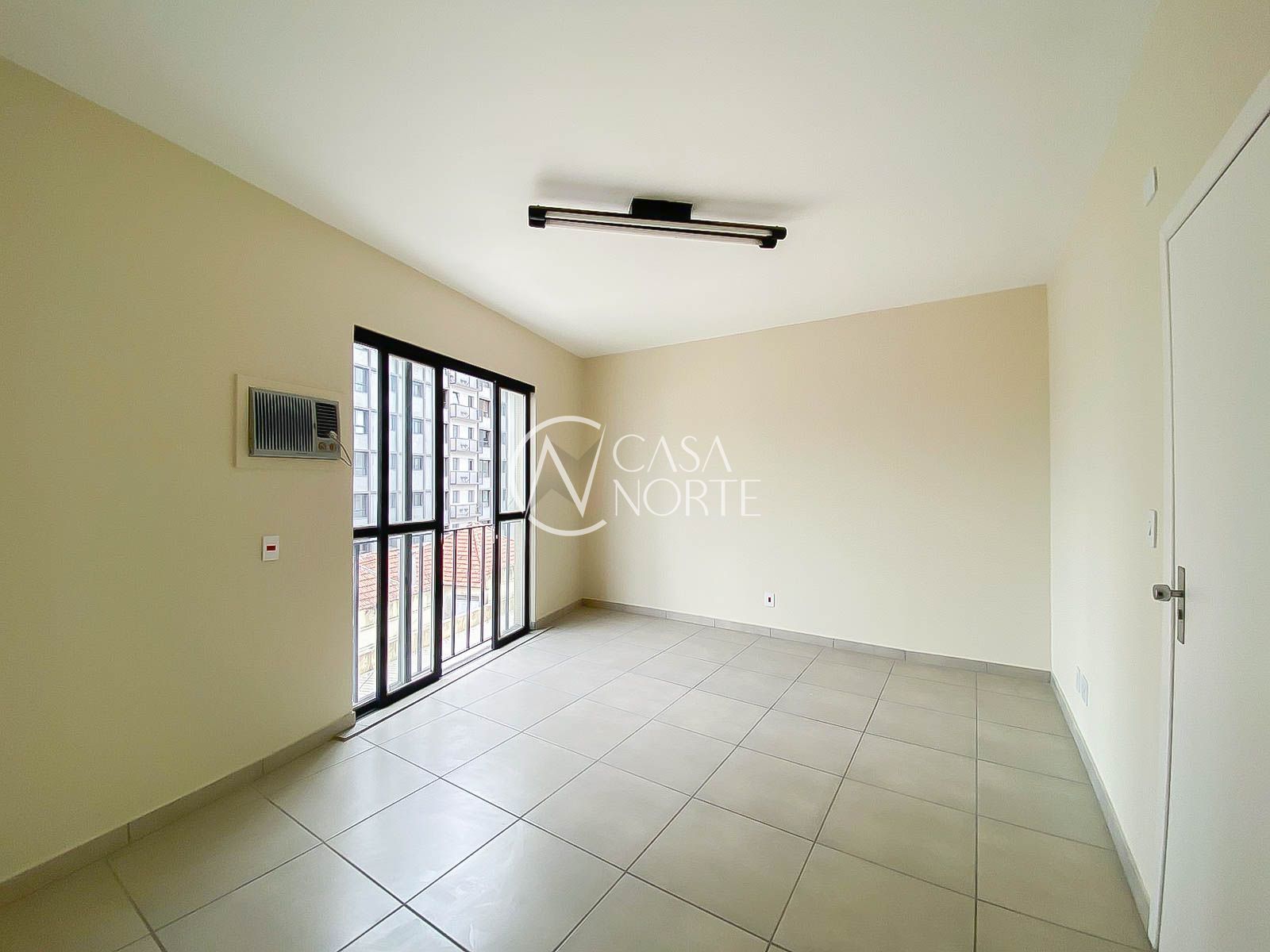 Sala Comercial à venda com 1 quarto, 22m², Avenida Benjamin Constant no bairro São João em Porto Alegre