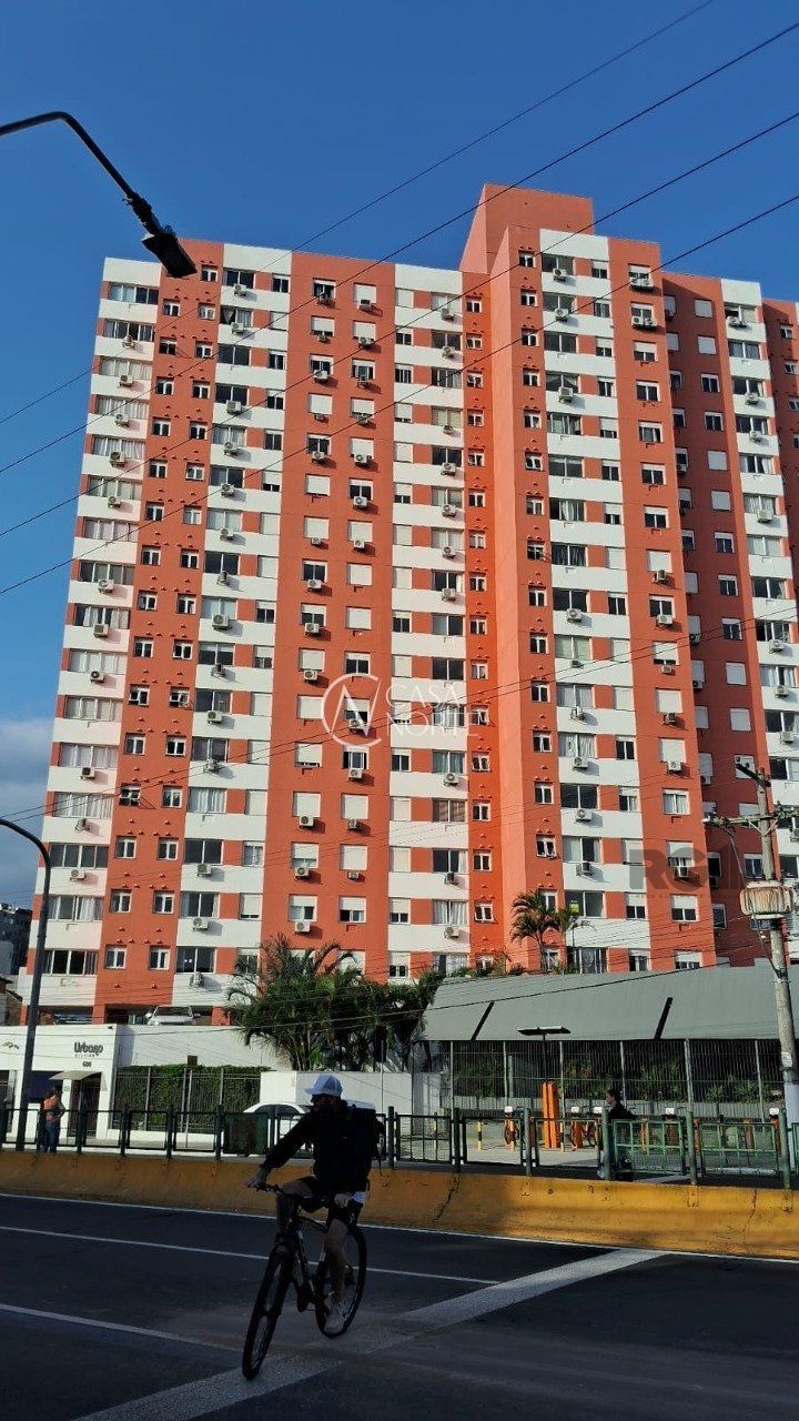 Apartamento à venda com 2 quartos, 57m², 1 suíte, 1 vaga, Avenida da Azenha no bairro Azenha em Porto Alegre