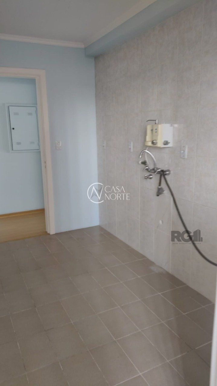 Apartamento à venda com 2 quartos, 76m², 1 vaga, Rua Oswaldo Pereira de Freitas no bairro Partenon em Porto Alegre