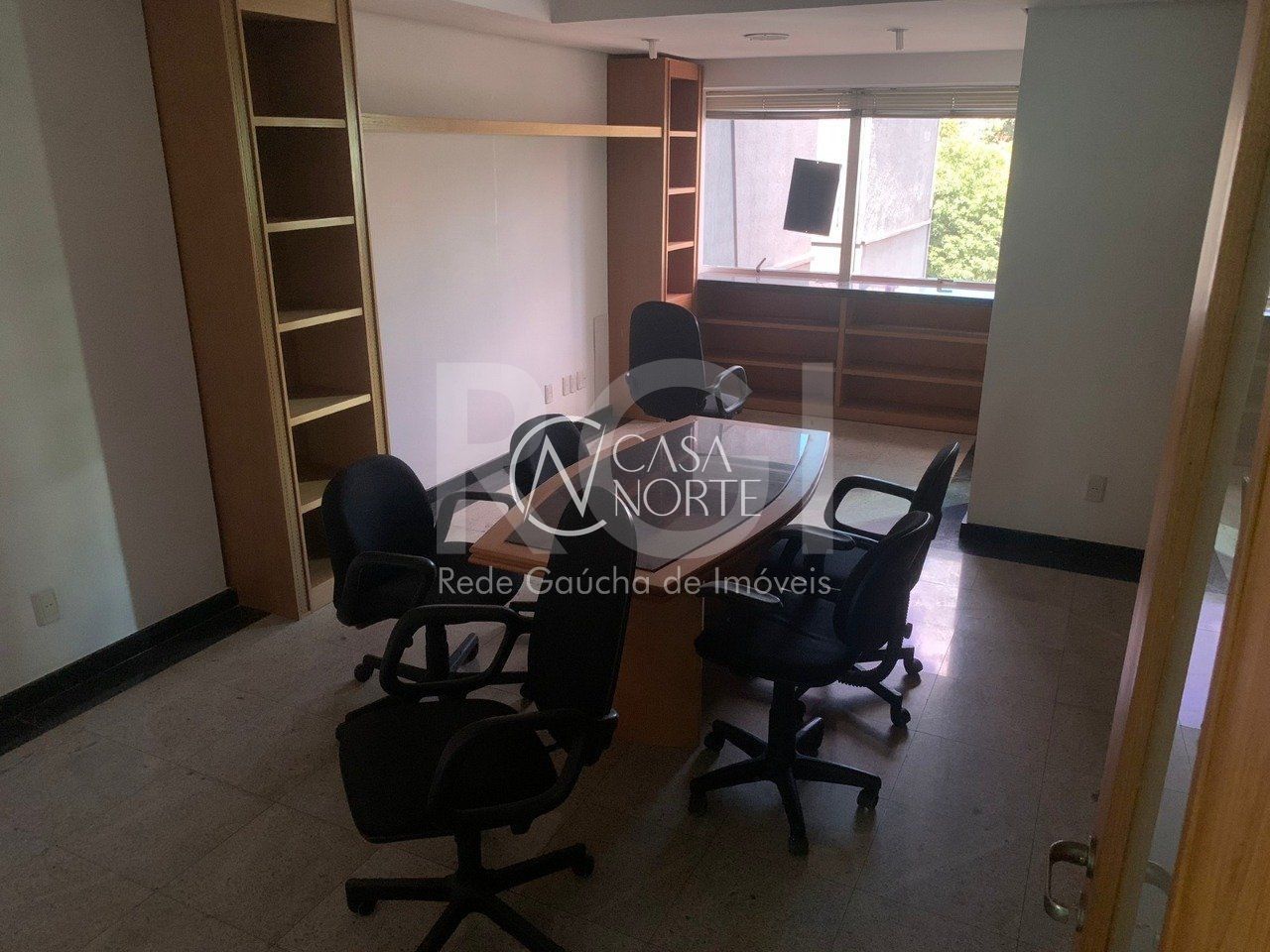 Sala Comercial à venda , 95m², Rua Felix da Cunha no bairro Floresta em Porto Alegre