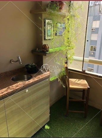 Apartamento à venda com 2 quartos, 98m², 1 vaga, Rua General Lima e Silva no bairro Cidade Baixa em Porto Alegre