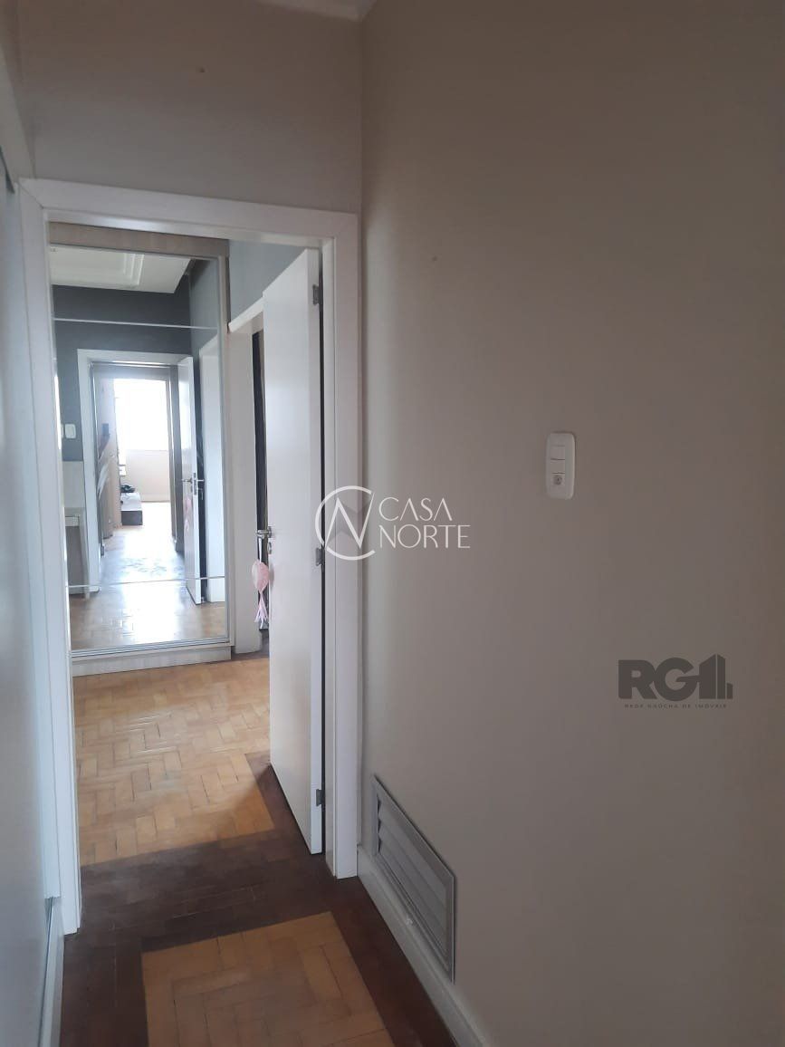 Apartamento à venda com 3 quartos, 126m², 1 suíte, 1 vaga, Rua Duque de Caxias no bairro Centro Histórico em Porto Alegre
